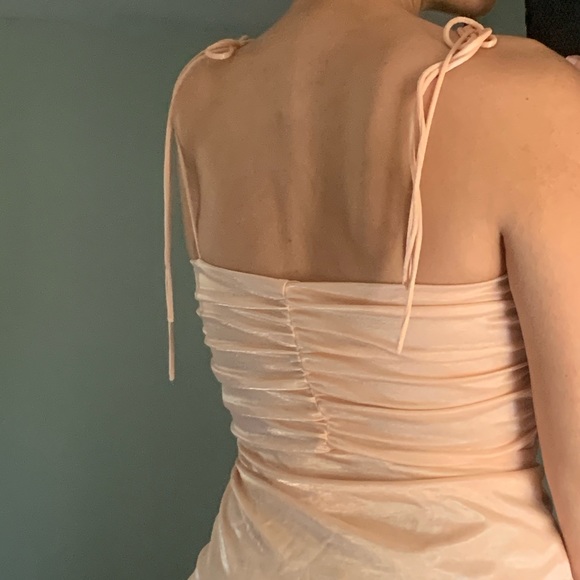 Revolve H:ours Felisa MIDI Dress Nude Lipgloss Small - Picture 12 of 15